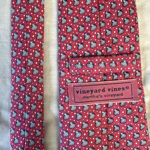 Vineyard Vines Tie Red Blue Clam Shell Pattern Martha’s Vineyard Extra Long 62”